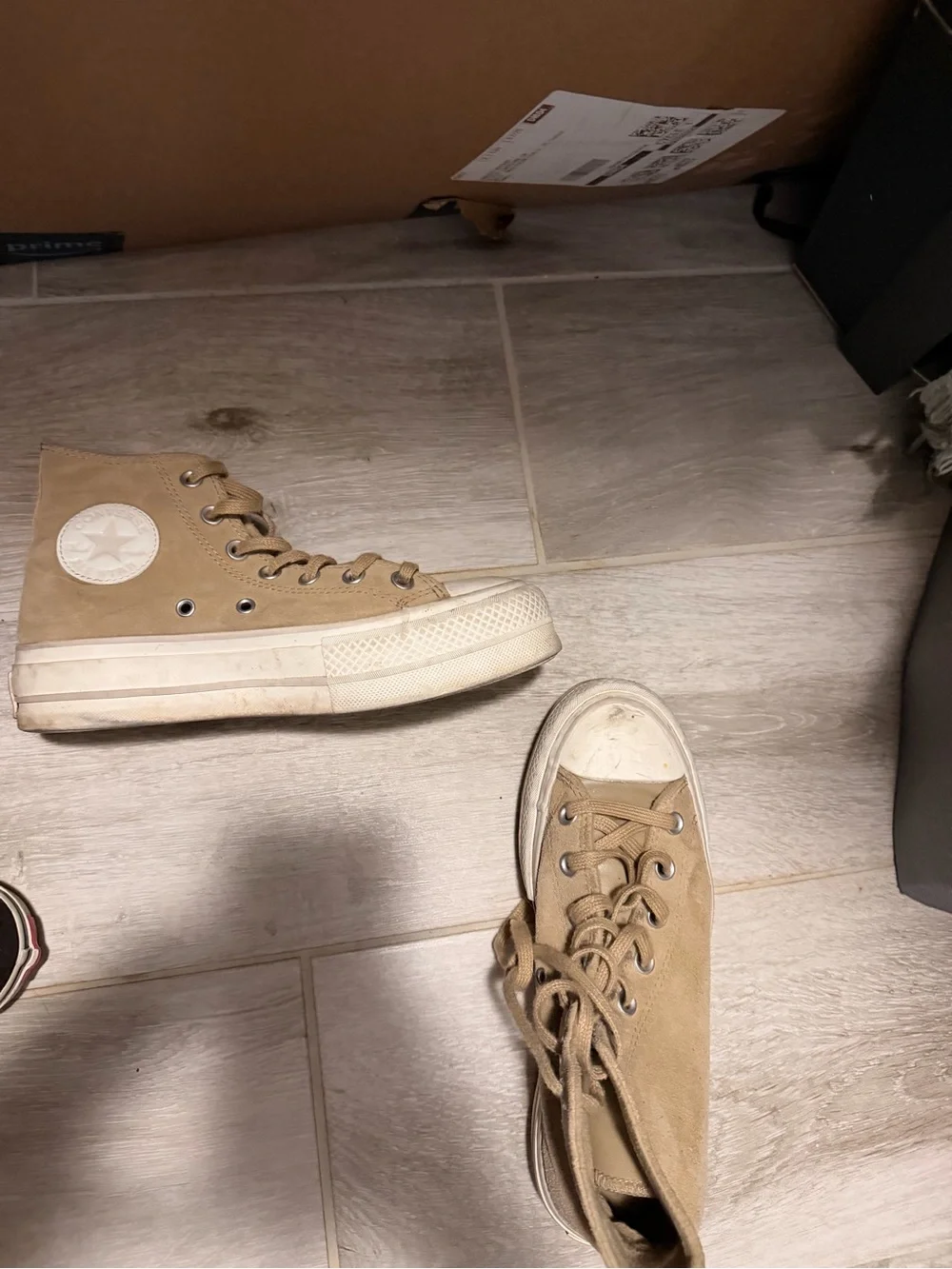 Platform Beige and White Converse